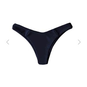 MALDIVES BIKINI BOTTOMS IN LIQUORICE BLACK